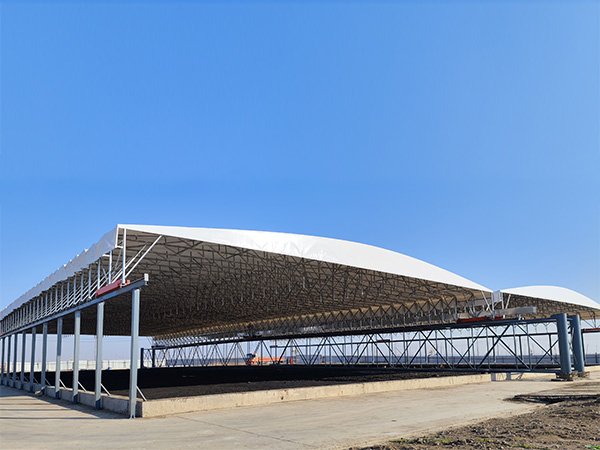 Electric retractable canopy